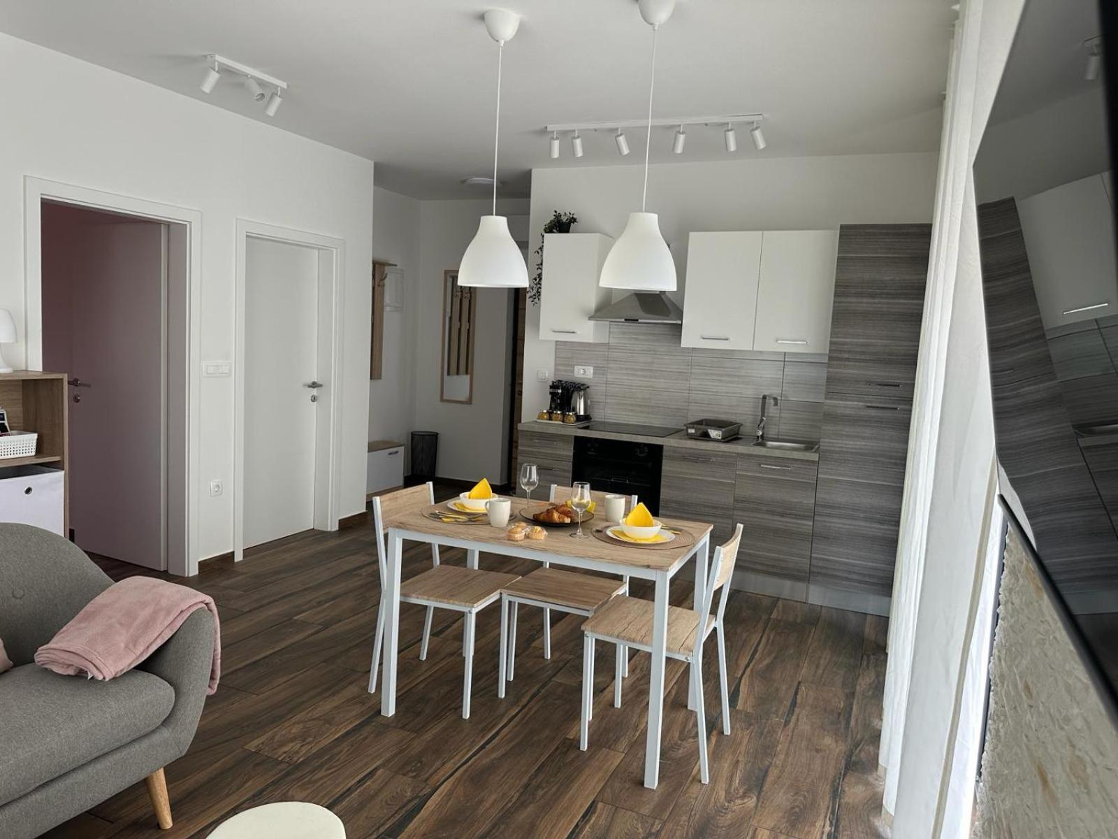 Apartments Harmony Hills Пула Экстерьер фото